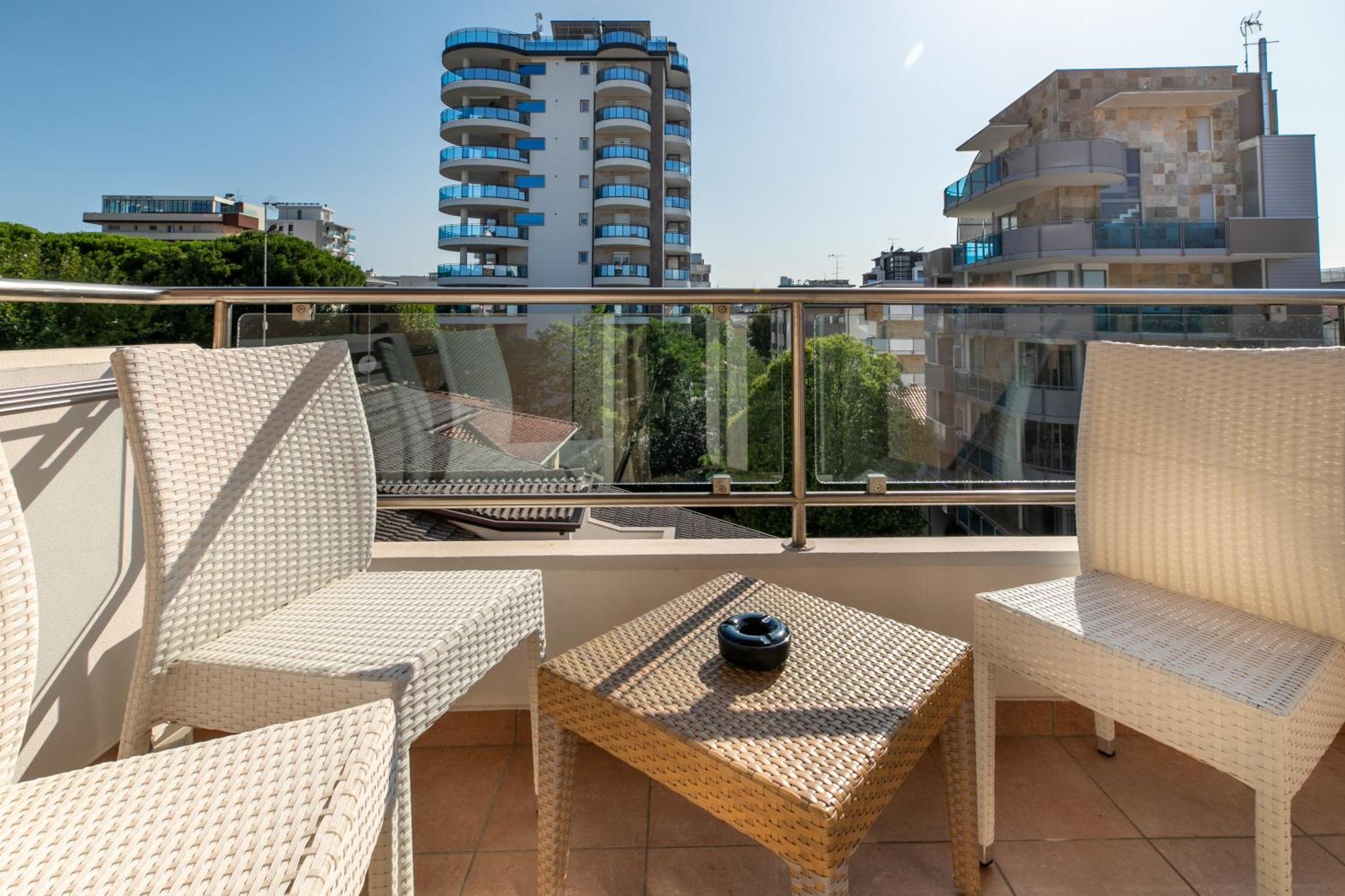 Hotel Villa Doimo Lignano Sabbiadoro Exterior photo